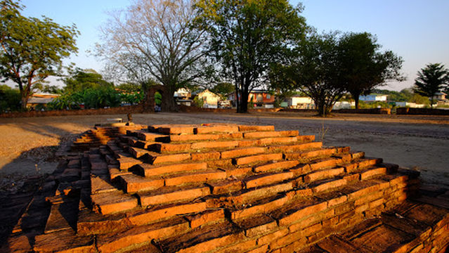 Wat Phra Ngam (Portal of Time)