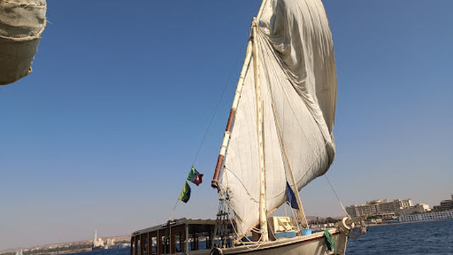 maher luxor english tour guide