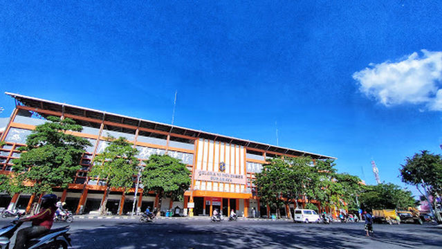 Gelora 10 November Stadium