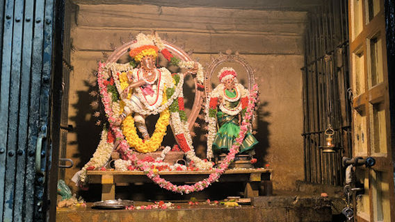 Mottai Gopura Vasal Athi Kumbeshvarar Temple