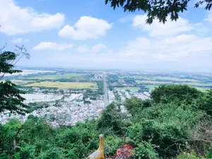 Quảng trường tình yêu núi Sam