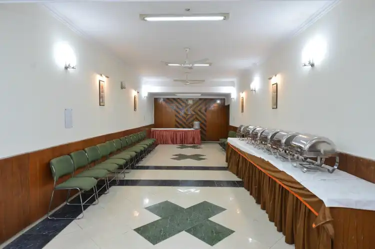 Hotel dekat Badkhal Lake