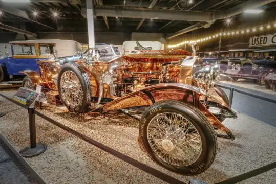 National Automobile Museum周辺のホテル