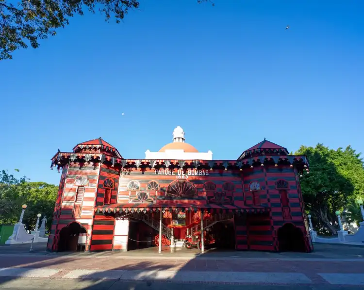 Các khách sạn gần Parque de Bombas