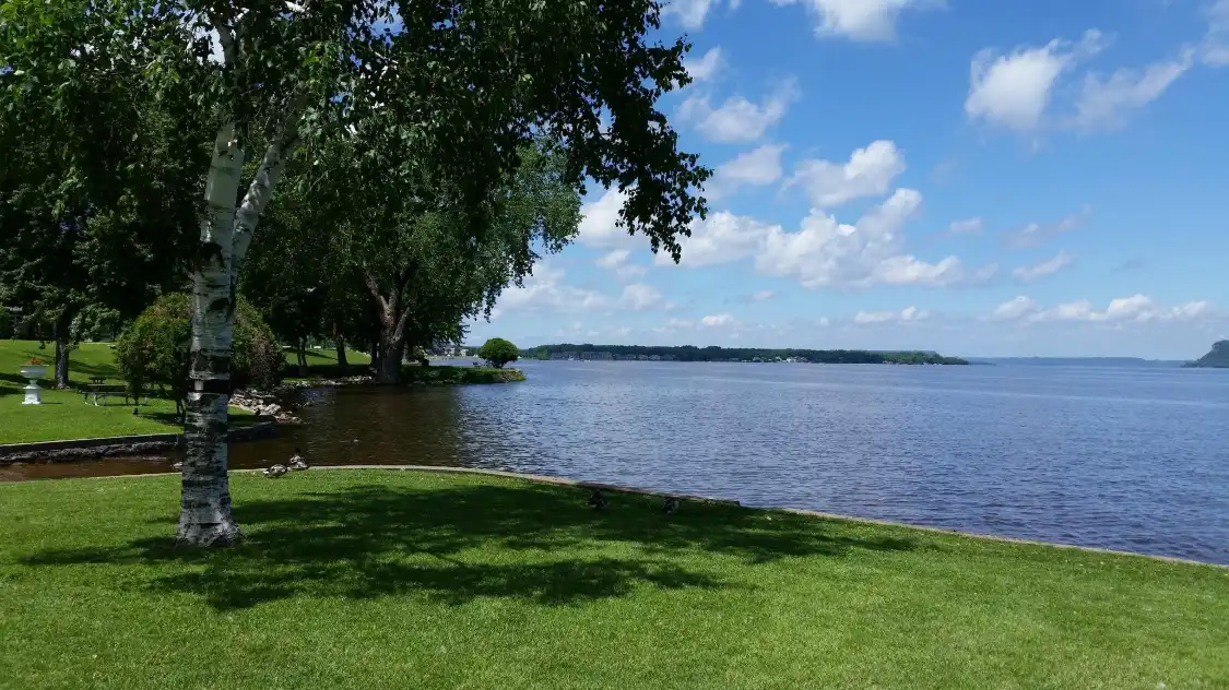 Hotels near Lake Pepin