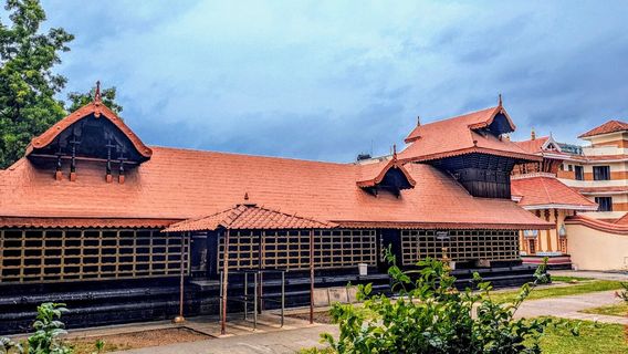 Paramekkavu Bhagavathi Temple Thrissur