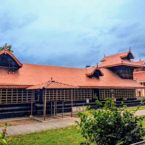Paramekkavu Bhagavathi Temple Thrissur