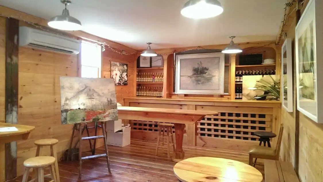 Hotels near Walker Road Vineyards LLC