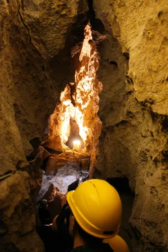 Kadzielnia Caves