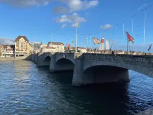 Mittlere Brucke
