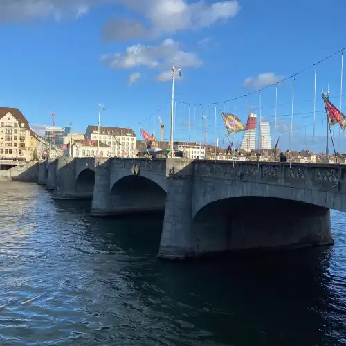 Mittlere Brücke