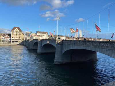 巴塞爾中橋