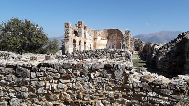 Basilica of Saint Achillius (10th c.)