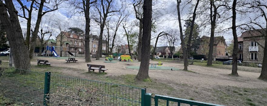 Square Louis Forest