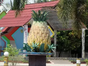 Tugu Nanas Kundur Utara