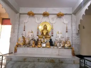 Chandraprabhu digambar jain mandir