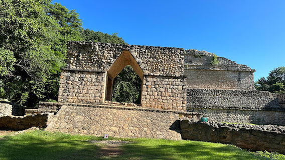 Zona Arqueológica de Ek Balam