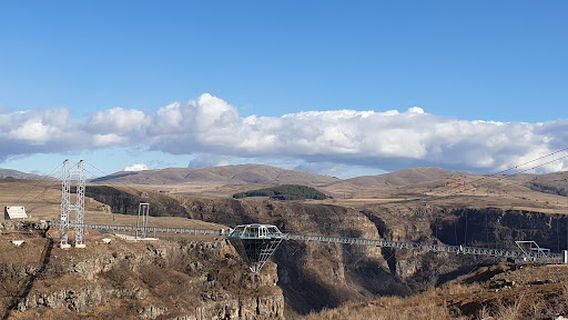 dashbashi canyon glass bar
