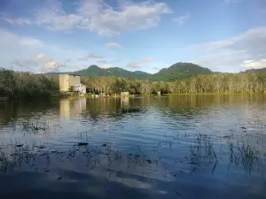 Wisata Danau Walet