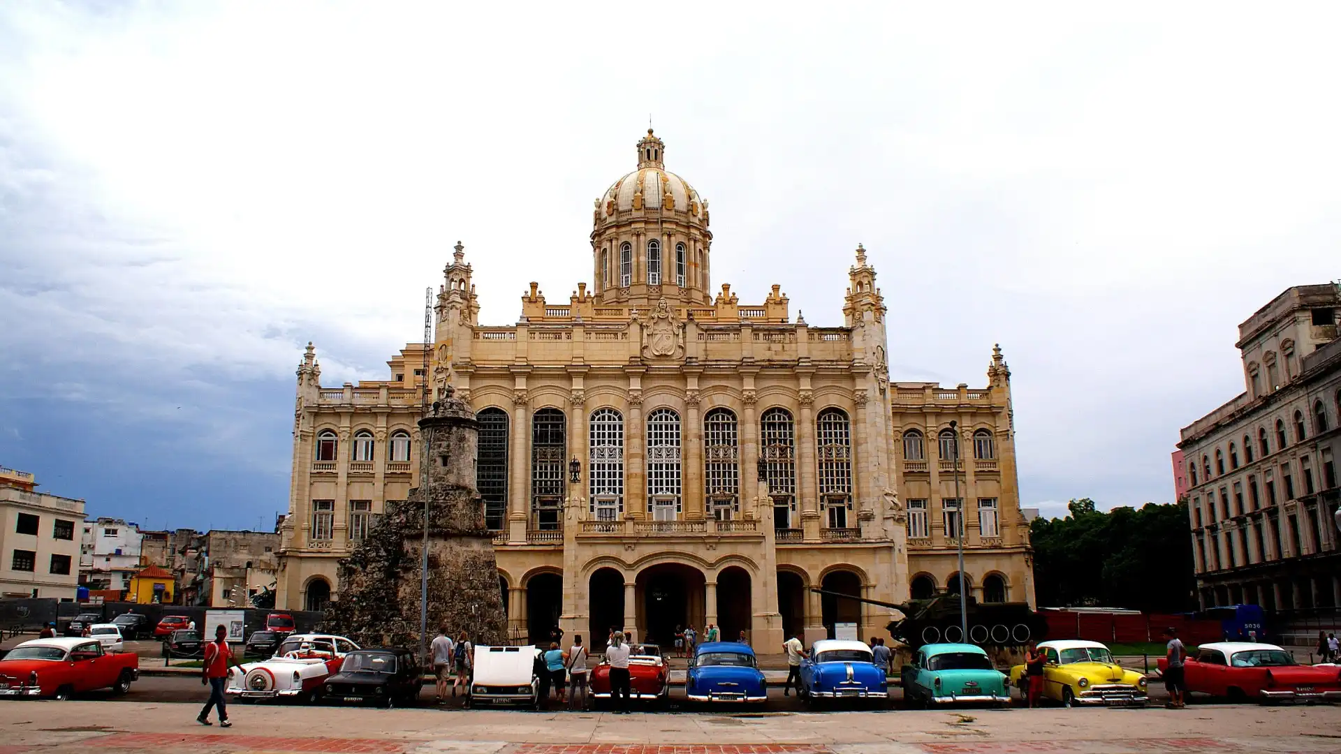Hoteles cerca de Museo de la Revolución