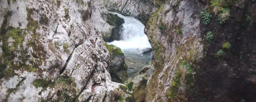 Devil's Throat Cave