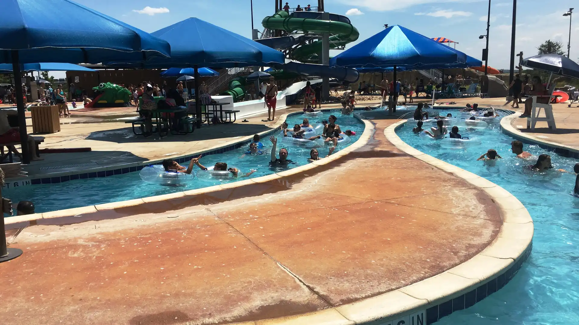 Hotels near Rock 'N River Water Park