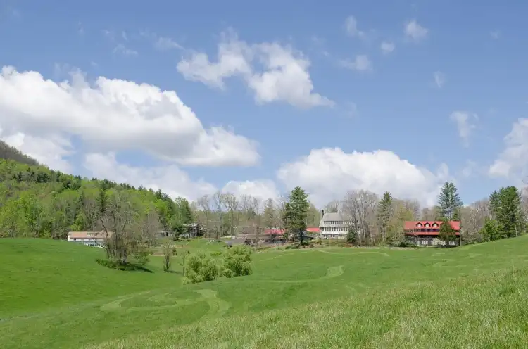 Hotels in Bakersville