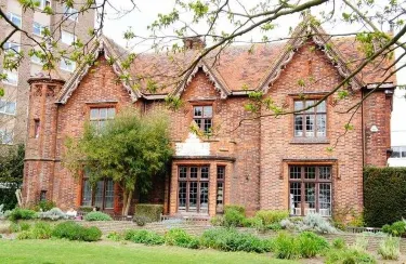 Leigh Library