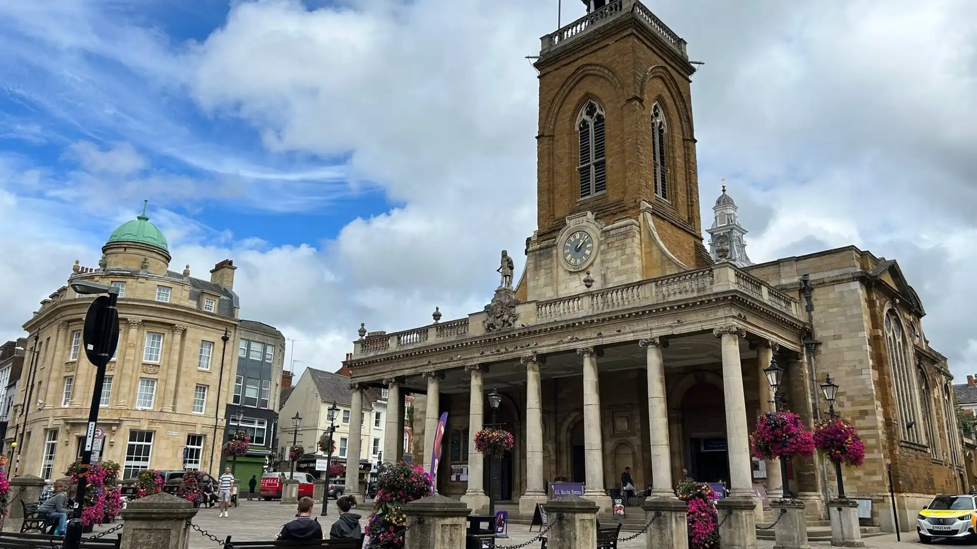 Hoteles cerca de All Saints Church