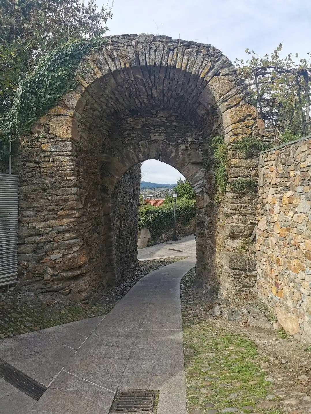 Hotels near Puerta de la Alcazaba