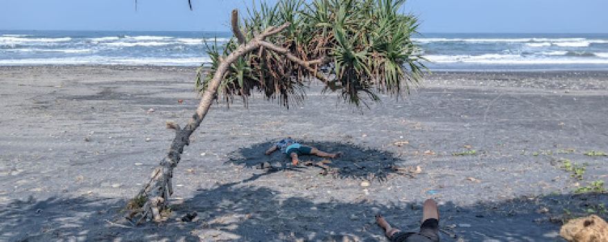 Pantai Cikaso Bungbulang