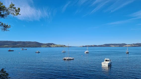 Snug Beach Cabin and Caravan Tourist Park