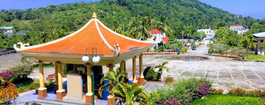 Tượng đài chị Sứ