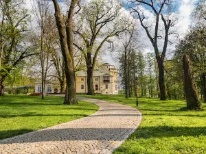 Muzeum Dzieduszyckich w Zarzeczu oddział Muzeum w Jarosławiu Kamienica Orsettich