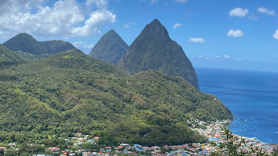 Mirador Piton Santa Lucia
