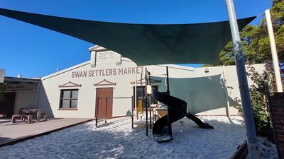 Swan Settlers Market