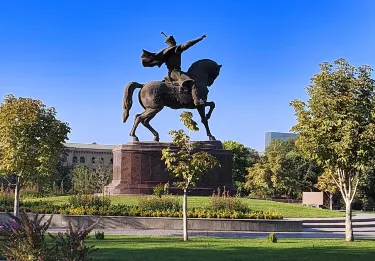 Amir Temur Square