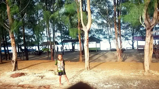 Pantai Hamadi Jayapura