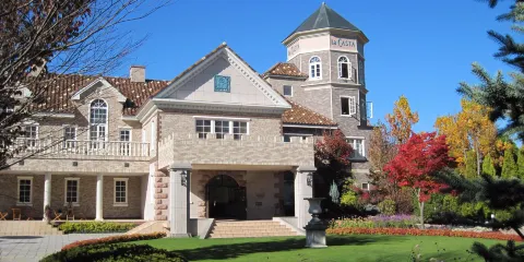 La Caster Natural Healing Garden