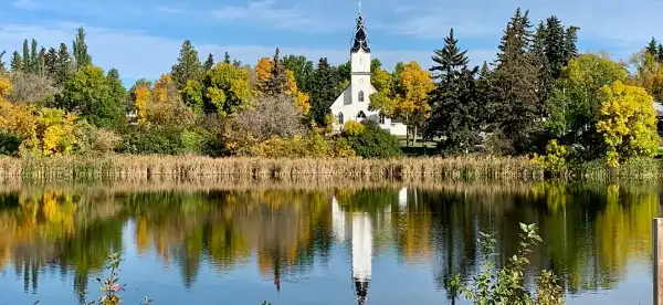 Hotels in Camrose