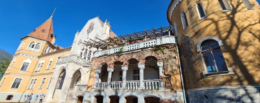 Castelul Ugron