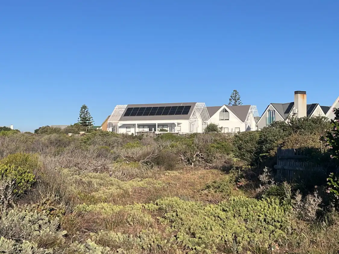 Hotels near Grotto Bay Coastal Nature Reserve