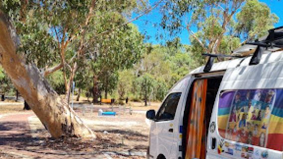Henry White Oval Campground