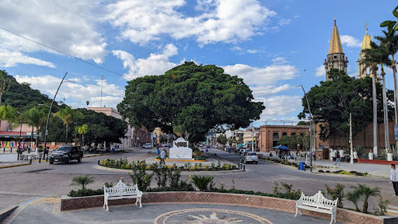Malecón de los Pelicanos Chapala