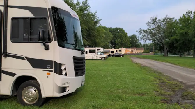 Cuyahoga County Fairgrounds RV - 0HJ1e12000gmk2bnwA67D C 670 376 Q70.webp