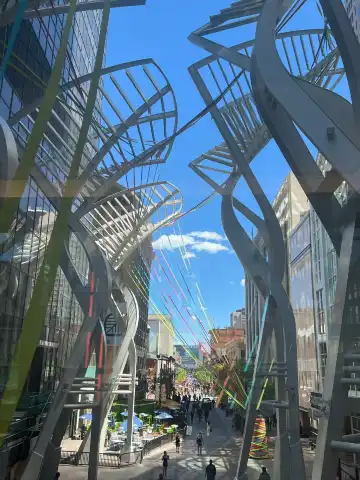 スティーブン・アベニュー・ウォーク周辺のホテル