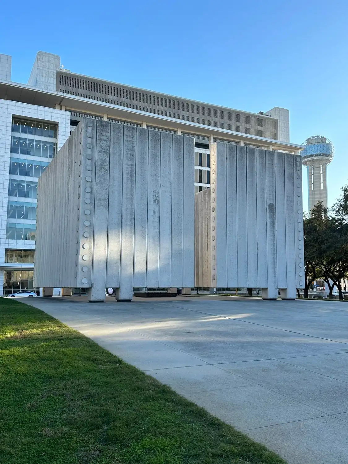 Hotels near John F. Kennedy Memorial Plaza