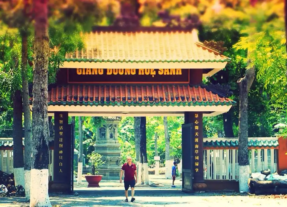 Hotels near Giac Lam Pagoda