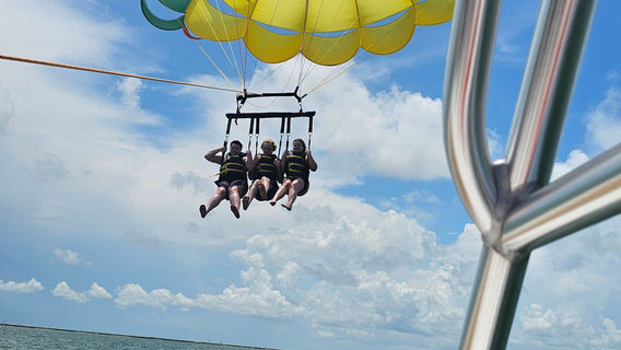 Chute 'Em Up Parasailing