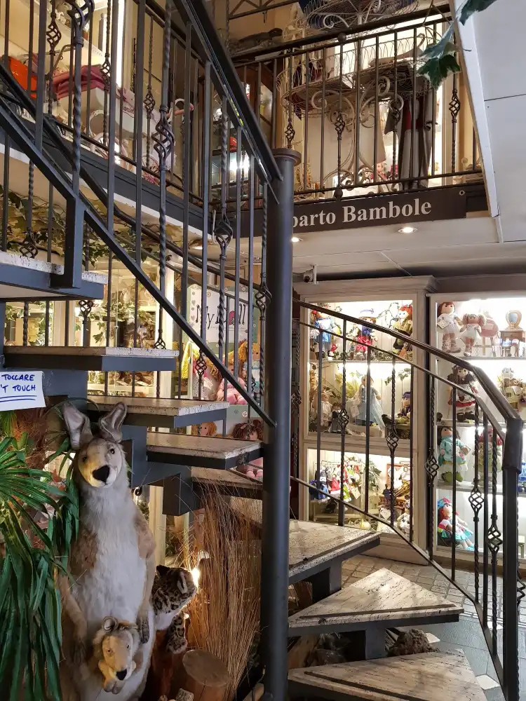 Hotels near Al Sogno - GIOCATTOLI, BAMBOLE e PELUCHE